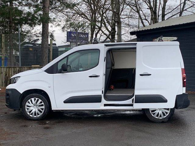 2021 Peugeot Partner 1000 1.5 BlueHDi 100 Professional Premium Van