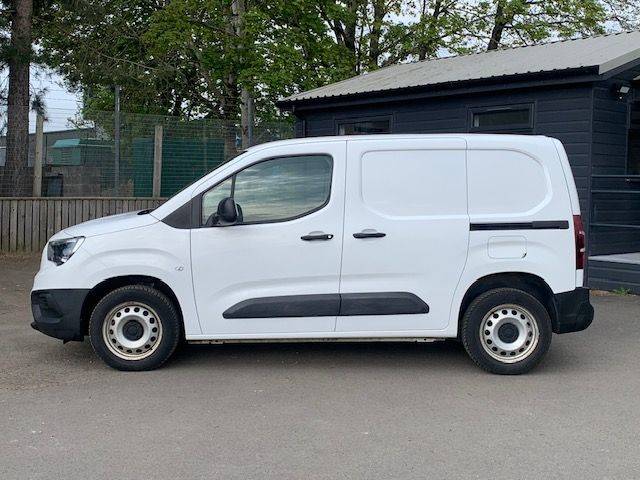 2021 Vauxhall Combo Cargo 2300 1.5 Turbo D 100ps H1 Dynamic Van