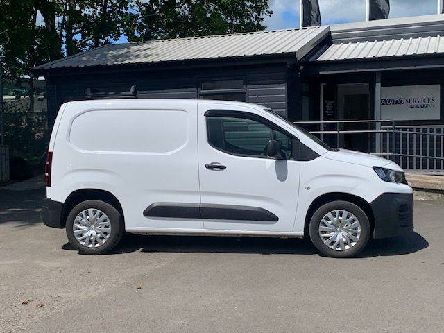 2019 Peugeot Partner 1000 1.5 BlueHDi 100 Professional Van