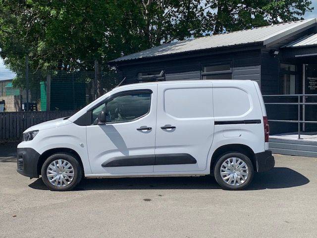 2019 Peugeot Partner 1000 1.5 BlueHDi 100 Professional Van