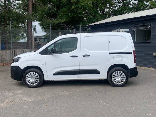 2021 Peugeot Partner 1000 1.5 BlueHDi 100 Professional Premium Van