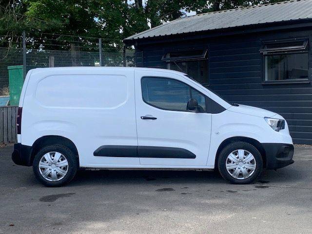 2021 Vauxhall Combo Cargo 2300 1.5 Turbo D 100ps H1 Dynamic Van