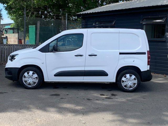 2021 Vauxhall Combo Cargo 2300 1.5 Turbo D 100ps H1 Dynamic Van